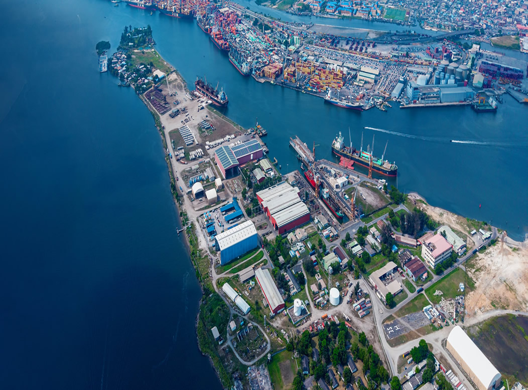 En 2026, Nigerdock et Mediterranean Shipping Company (MSC) ont signé un accord de sous-concession visant à développer et à exploiter un terminal à conteneurs exclusif au port de Snake Island, au sein de la zone franche intégrée de Snake Island.